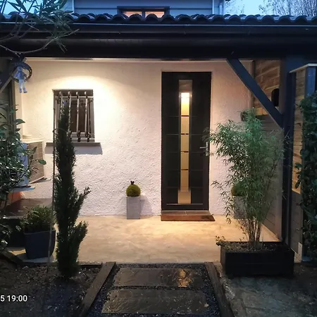 Апартаменты Au Bord Du Vieux Moulin - Pres De Bordeaux Мериньяк