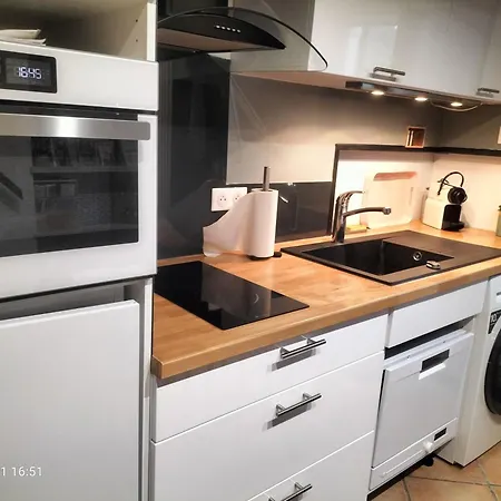 Au Bord Du Vieux Moulin - Pres De Bordeaux * Мериньяк