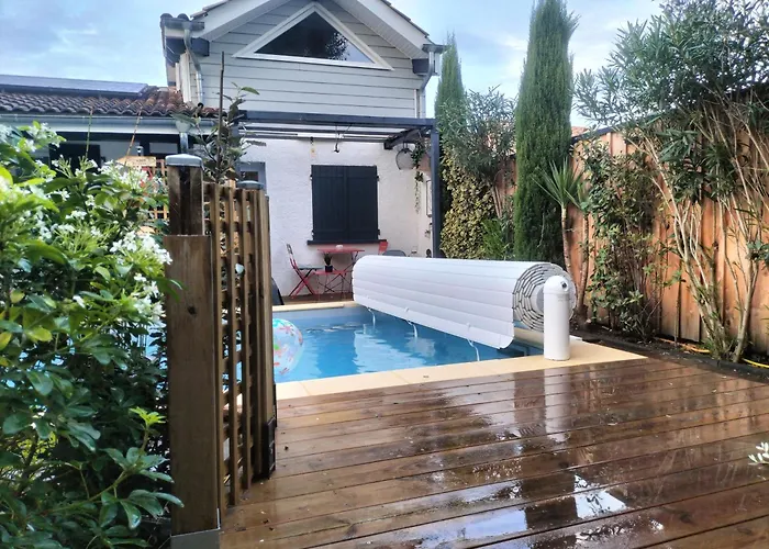 Au Bord Du Vieux Moulin - Pres De Bordeaux * Мериньяк